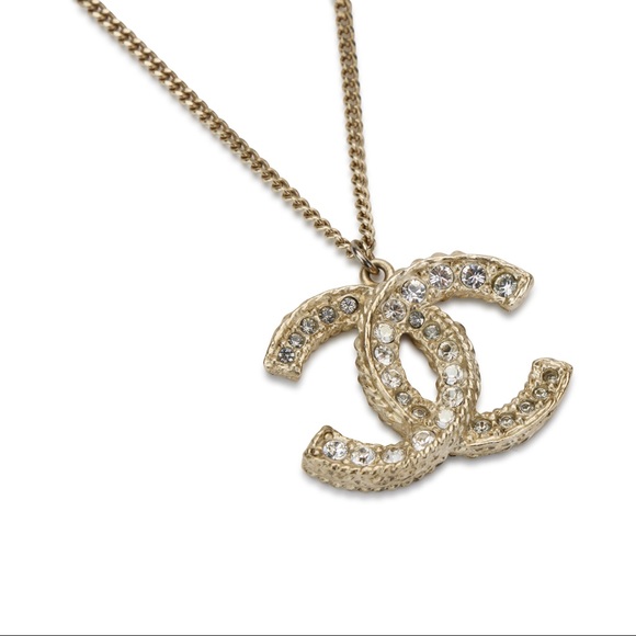 ⭐️ SOLD ⭐️ Authentic Chanel Gold CC Charm Necklace - Picture 6 of 10